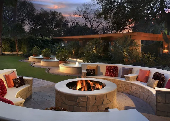 Marriott Plaza San AntonioSpa Hotel